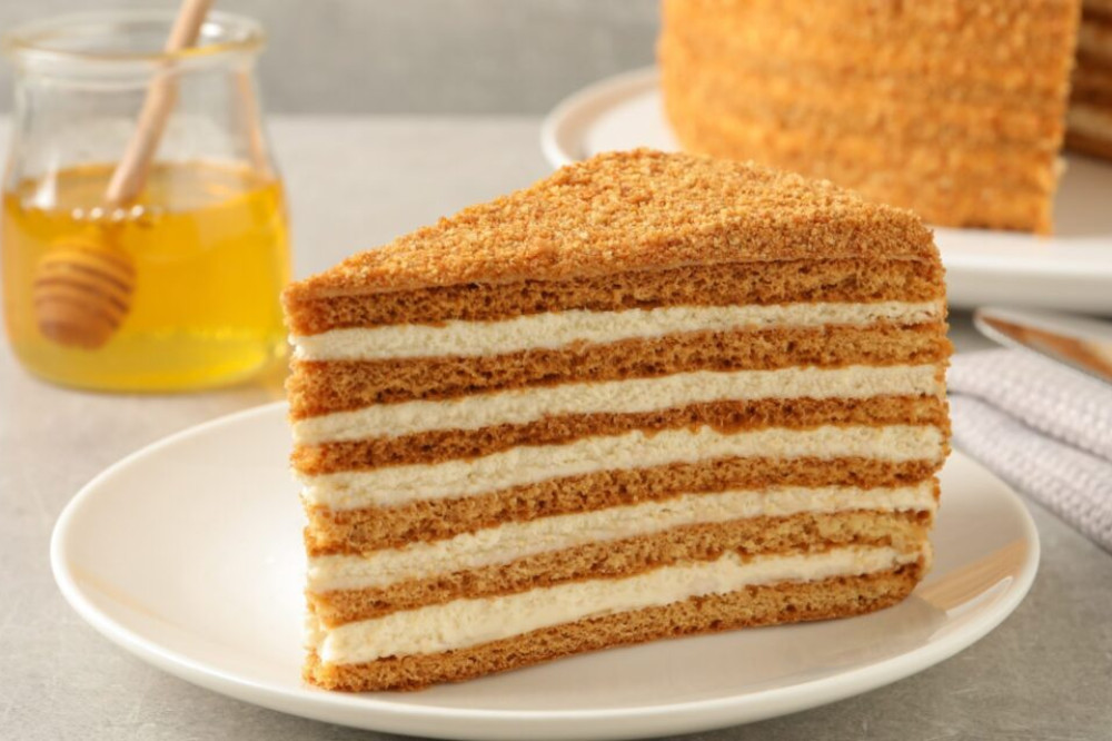 Торт Медовый со сметанным  кремом  кг
